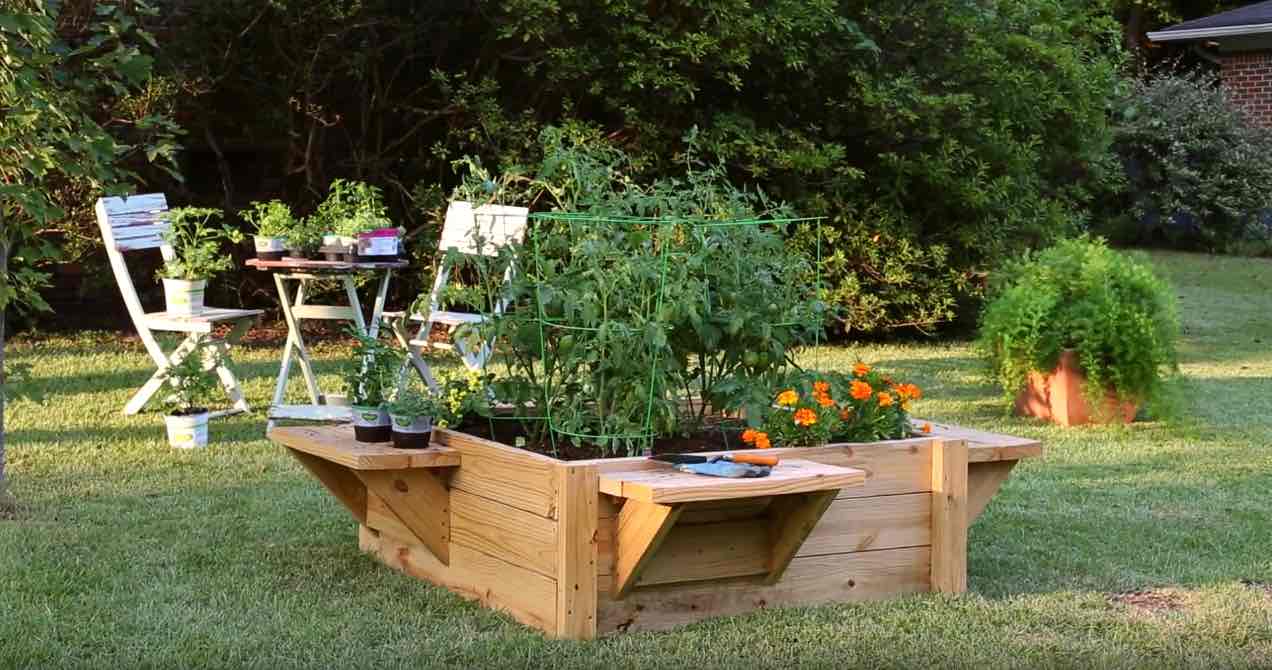 Cómo hacer una cama elevada con bancos para tu jardín